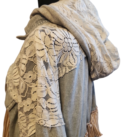 Stylish Denim and Lace Women's Jacket - Picture 8 of 8